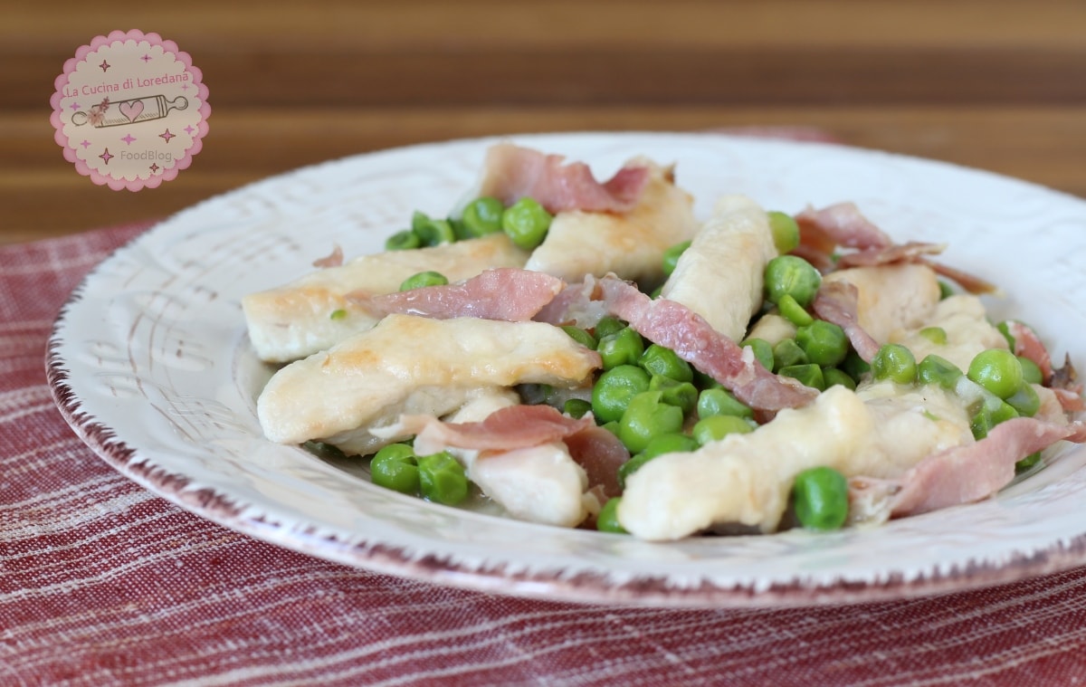 POLLO CON GUISANTES Y SPECK listo en poquísimos minutos
