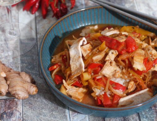 Pollo picante con pimientos