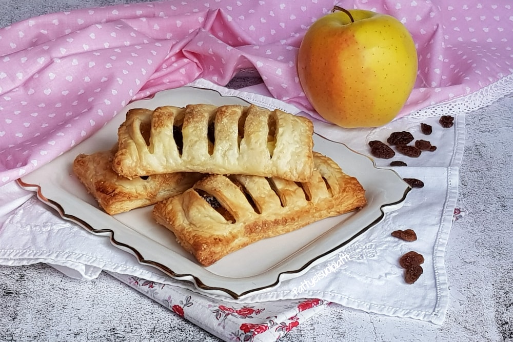 pañuelos de hojaldre con crema y manzanas