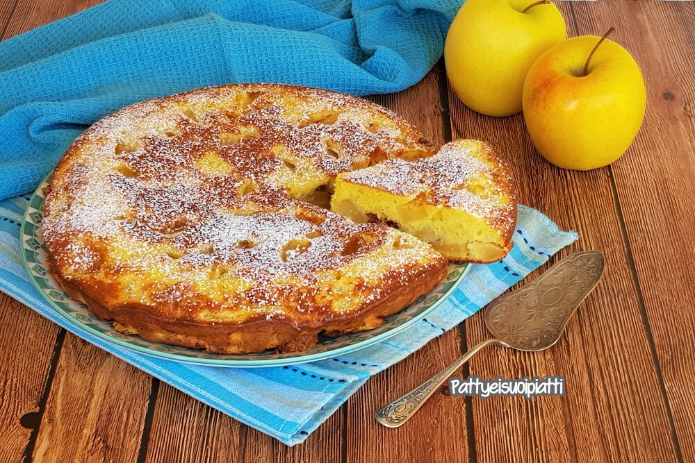 tarta de manzana y pasas en sartén