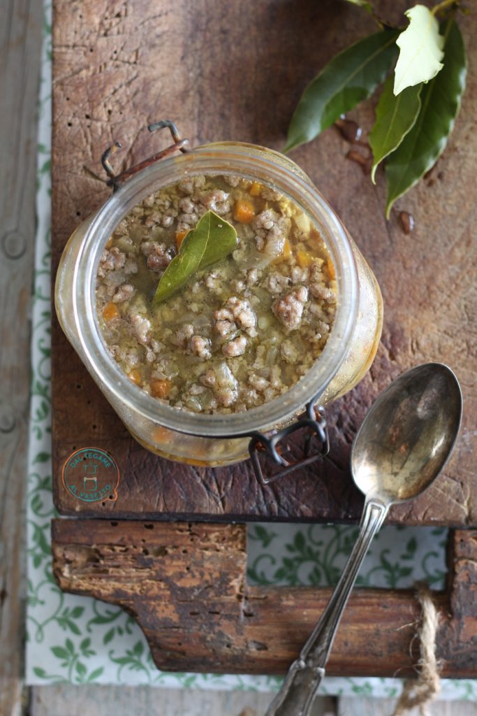 ragú de carne blanco en vasocottura en microondas