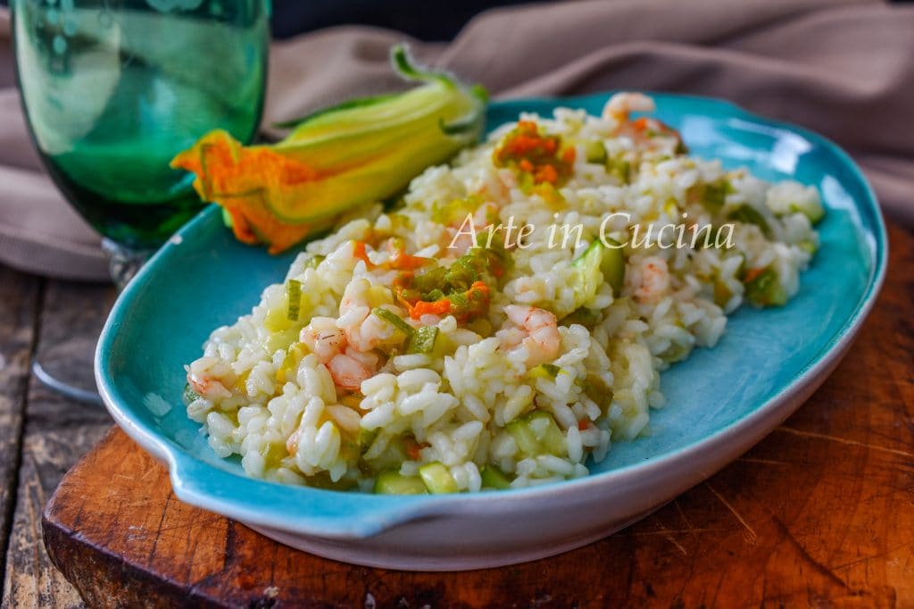 Risotto con gambas y flores de calabaza