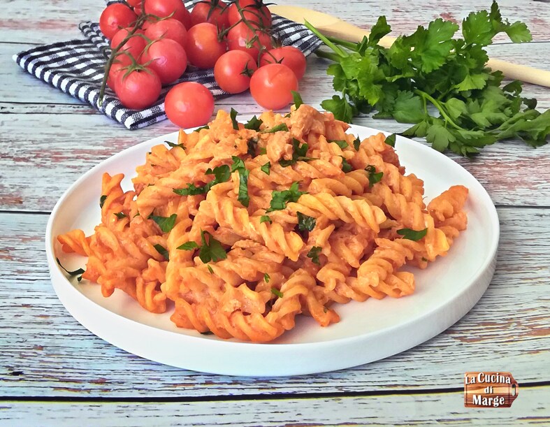 PASTA AL BAFFO CON ATÚN