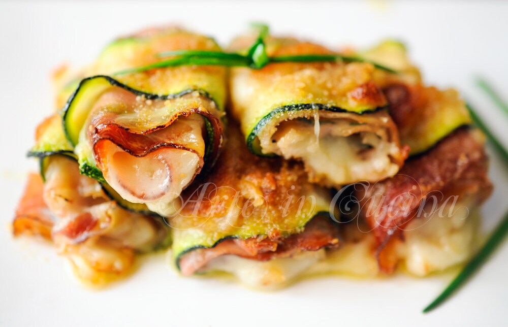 Rollitos de calabacín gratinados al horno rellenos