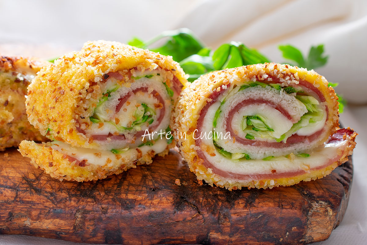 Rollitos de speck y calabacín con pan de molde en sartén