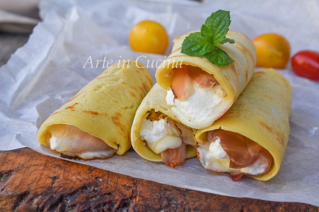 Rollitos de pancakes speck y robiola rápidos