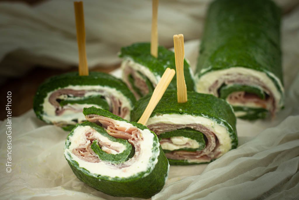 Rollo de espinacas cocido y robiola al horno