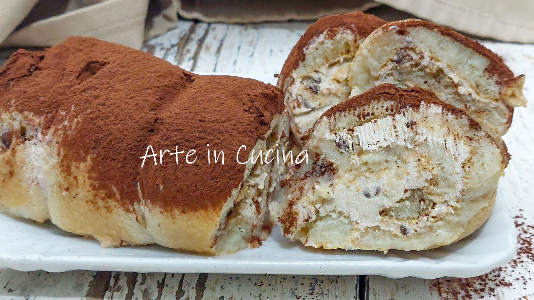 BRAZO de SAVOIARDI tiramisú y chispas de chocolate