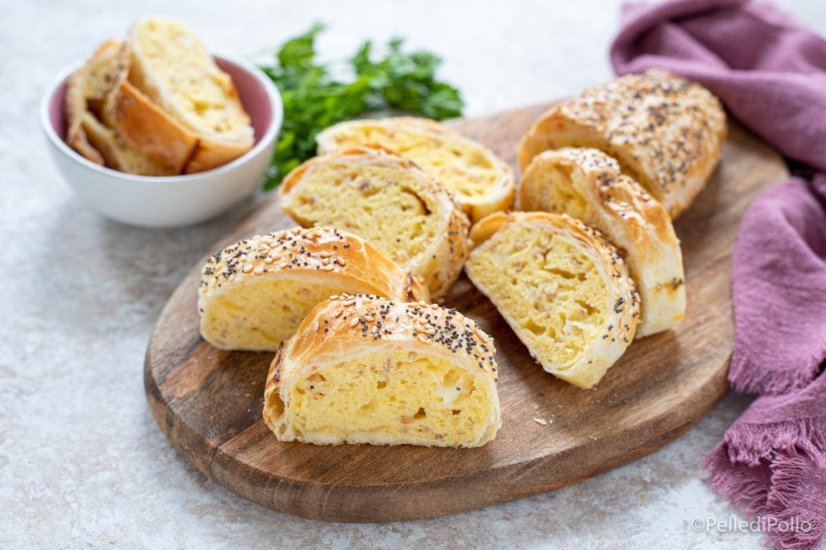 Rollo de hojaldre relleno