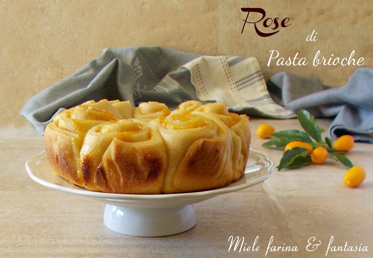 Rosas de masa brioche al aceite rellenas