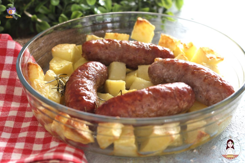 Salchicha y patatas al microondas