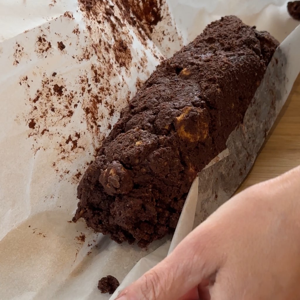 Masa del salchichón de chocolate con galletas y avellanas
