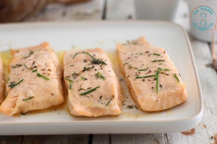 Salmón al vapor en microondas