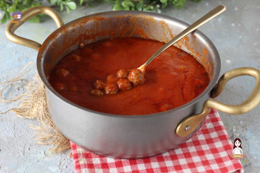 Salsa con las albondiguillas