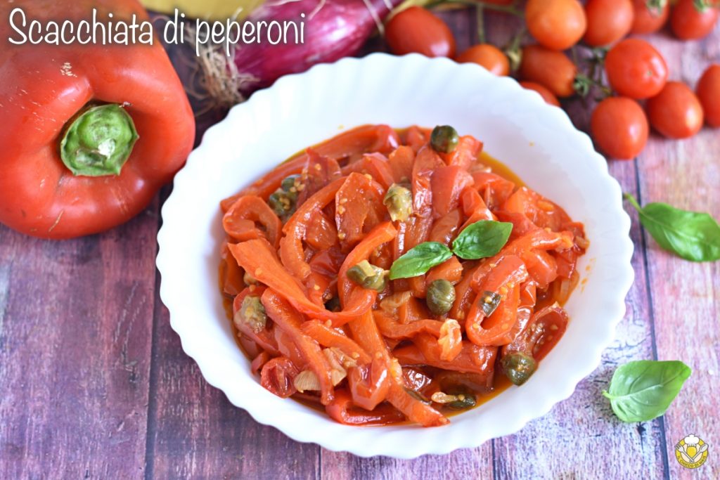 scacchiata de pimientos a la pugliesa receta de Taranto y Salento pimientos en sartén con alcaparras il chicco di mais