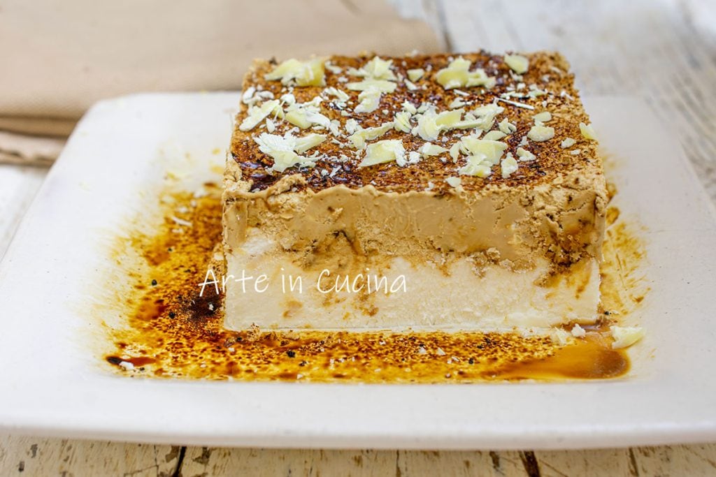 SEMIFRÍO al CAFÉ y chocolate blanco