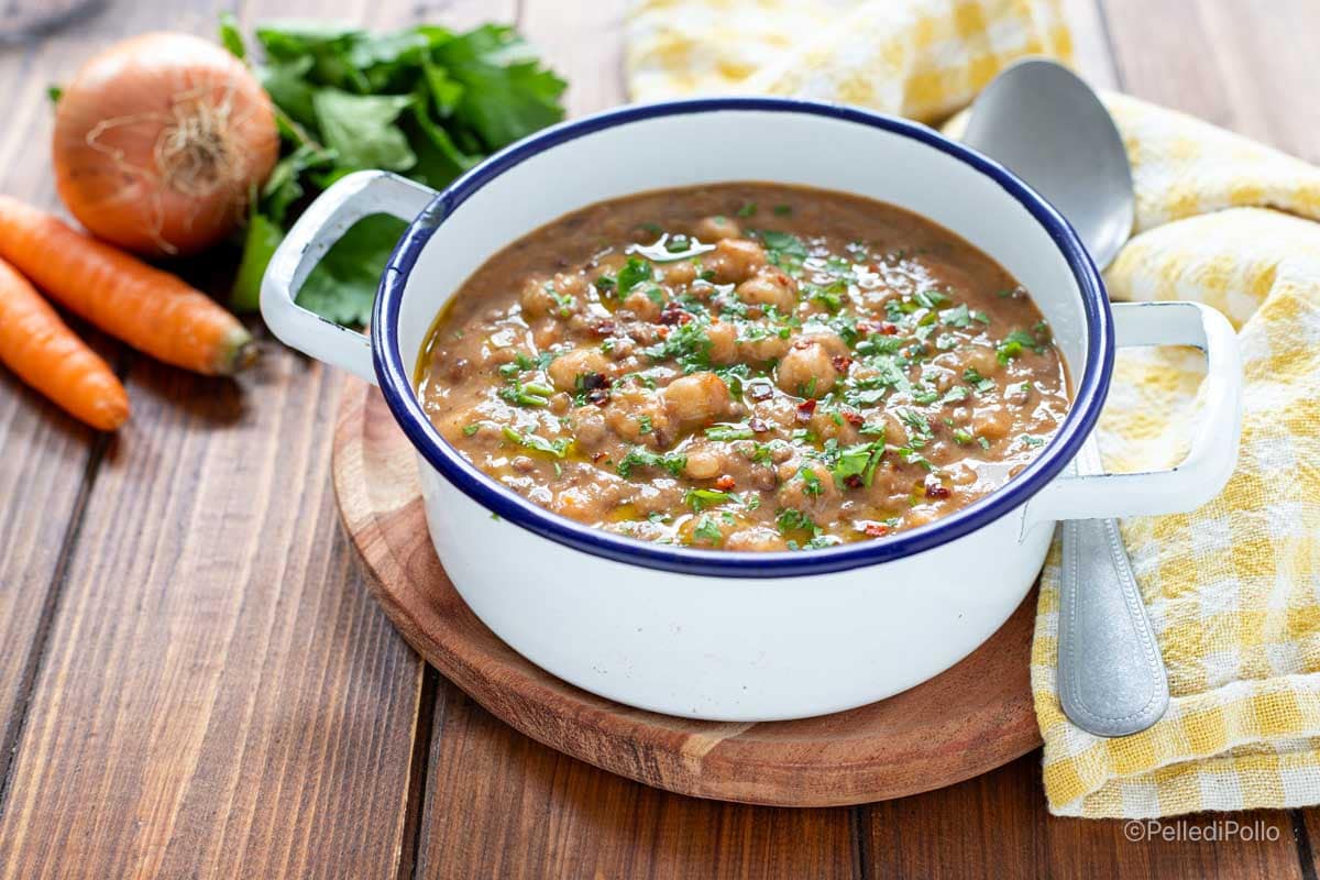 Sopa de garbanzos y lentejas