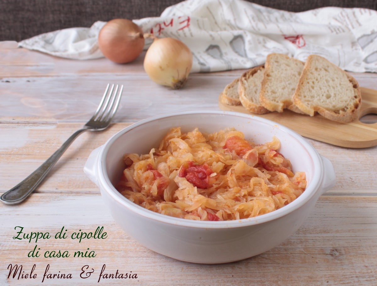 Sopa de cebolla con tomate de mi casa