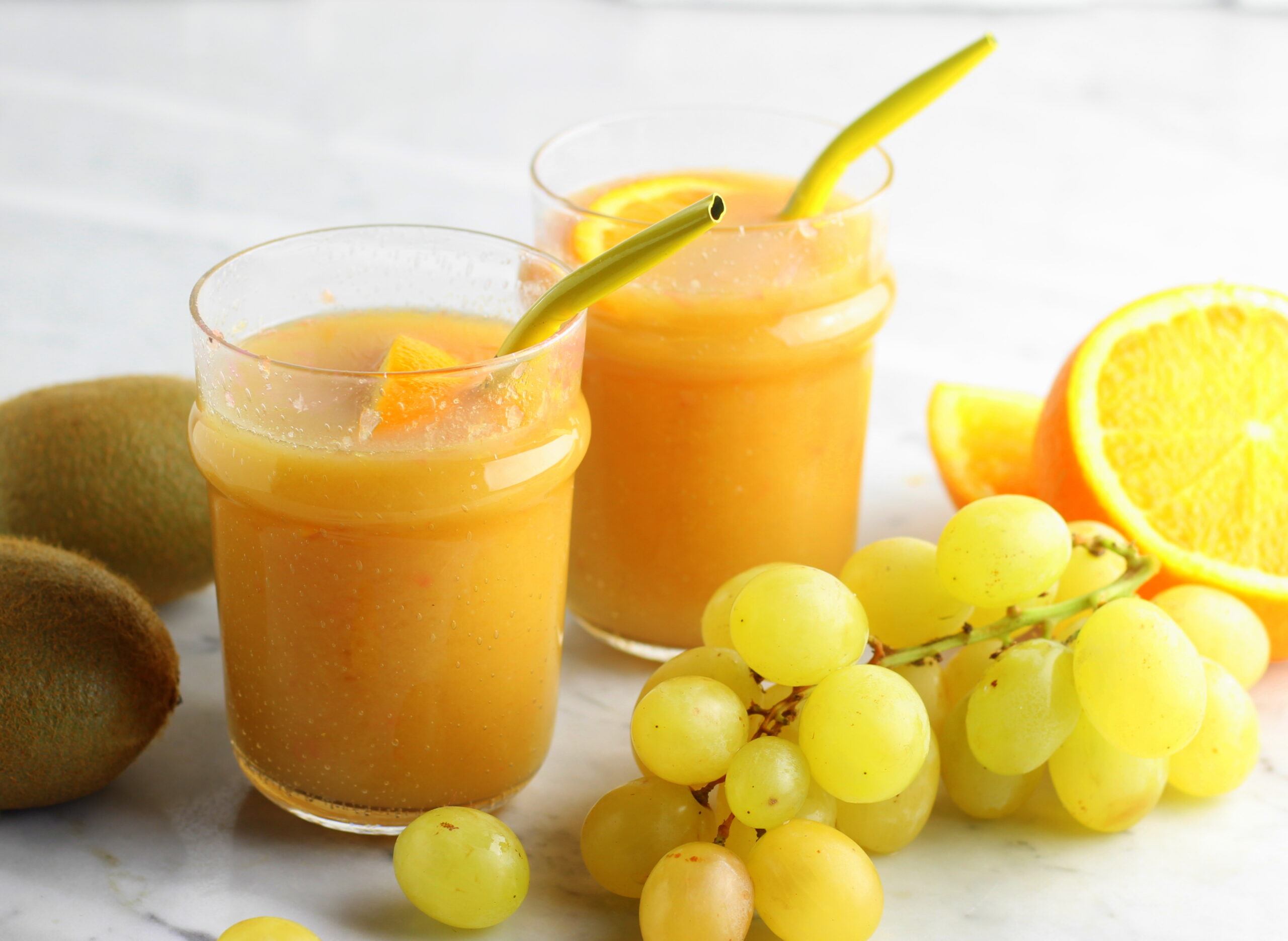 Extracto de pomelo naranja kiwi y uva