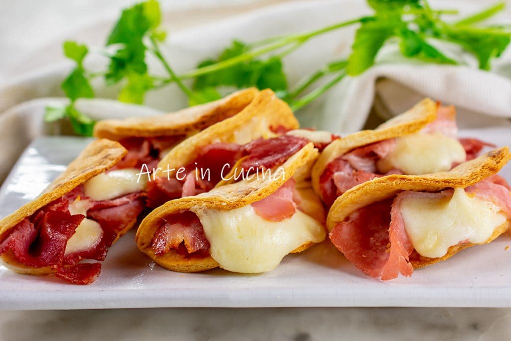 Tacos de piadina aperitivo sabroso