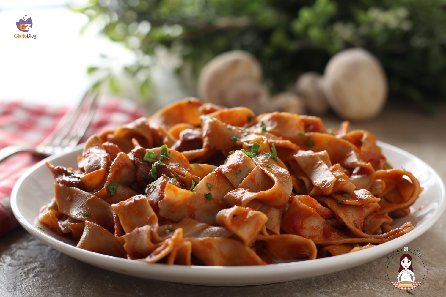 Tagliatelle de castaña con salsa de setas