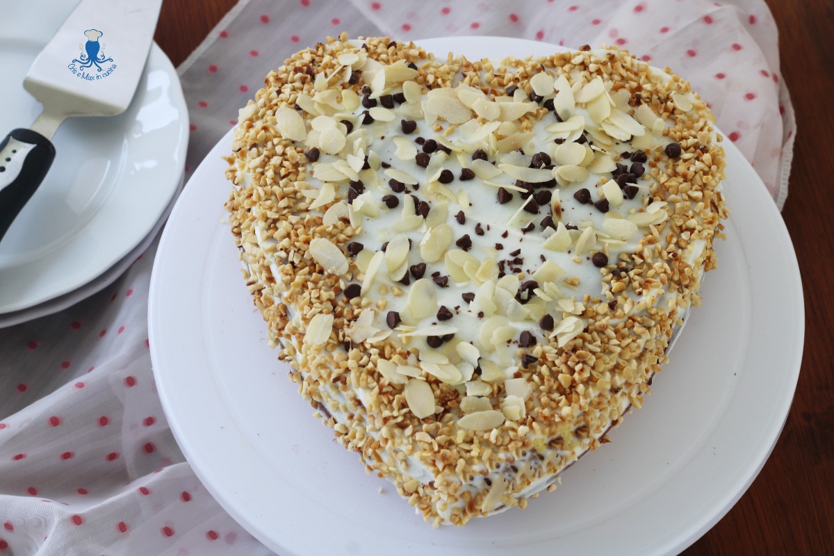 Tarta corazón con ricotta y pepitas de chocolate, receta sin mantequilla