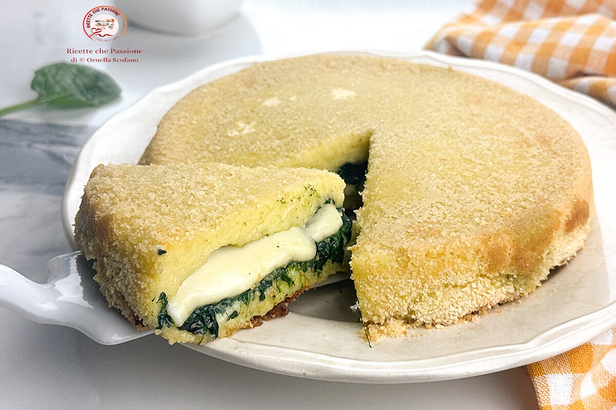 Tarta de patatas y espinacas fundente en freidora de aire