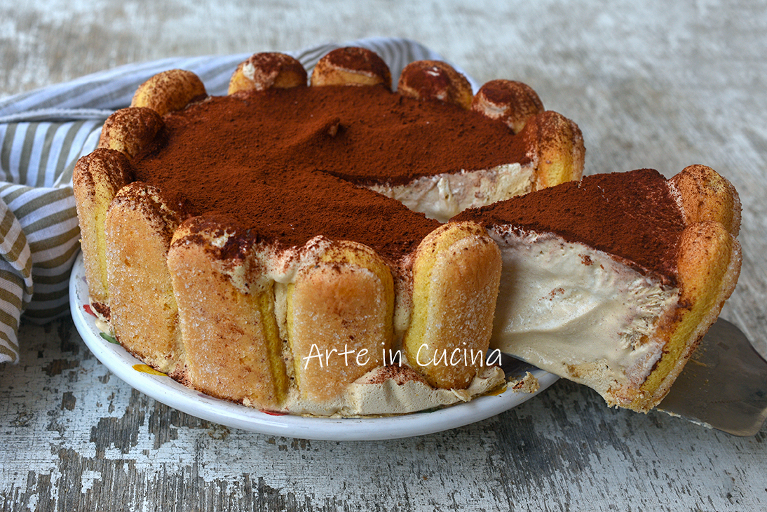 Tarta helada de tiramisú postre frío