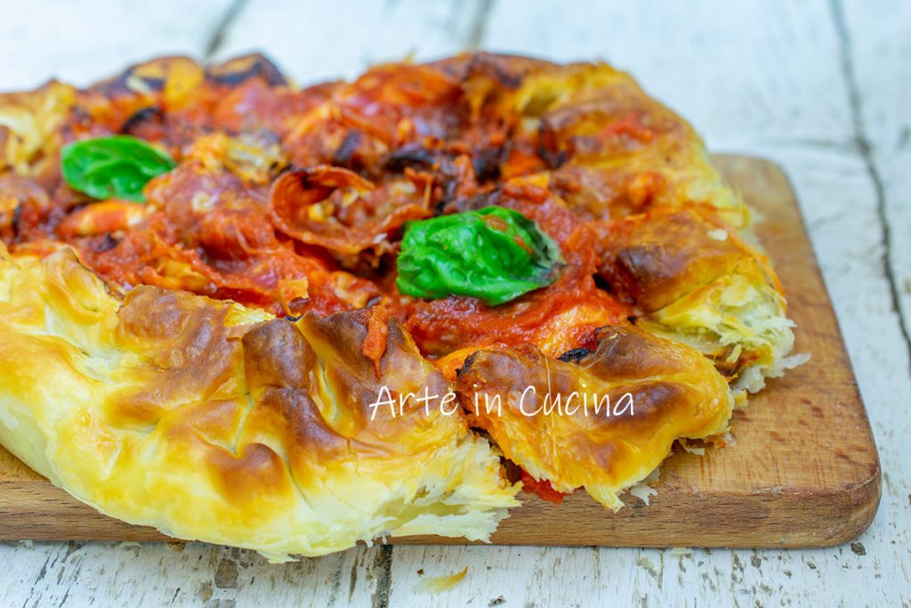 TARTA de HOJALDRE con BERENJENAS y salami