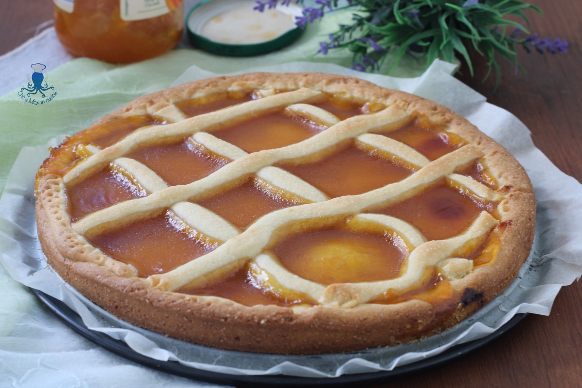 Tarta imperfecta con mermelada, con masa quebrada de vainilla