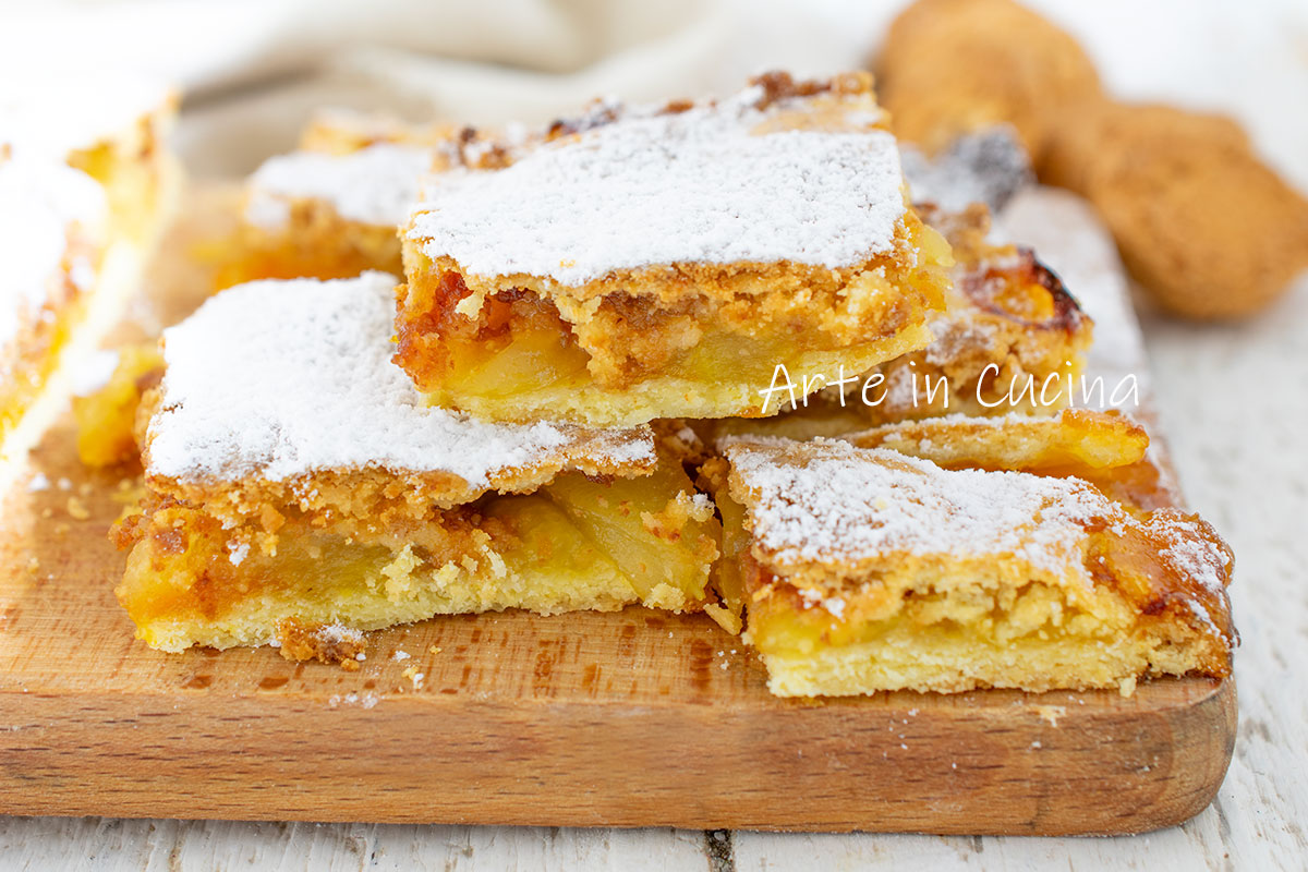 Tarta con manzanas mermelada y amaretti