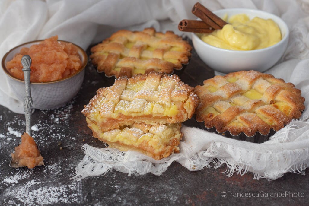 Mini tarta con mermelada y crema pastelera