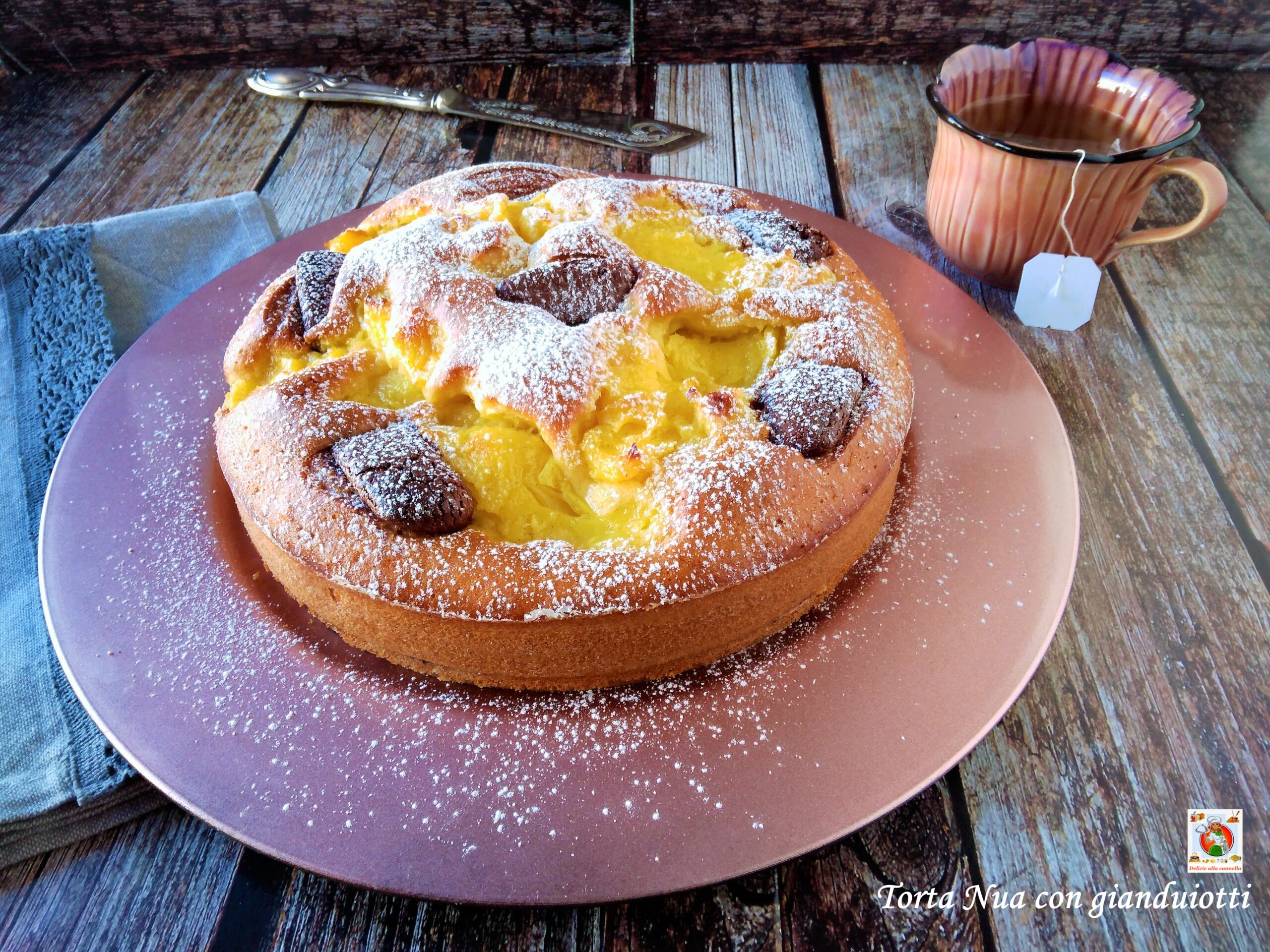 Tarta Nua con gianduiotti y crema pastelera: el postre suave como una nube con un relleno delicioso.