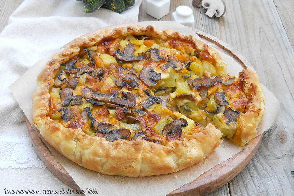 Tarta salada de calabaza, champiñones y panceta