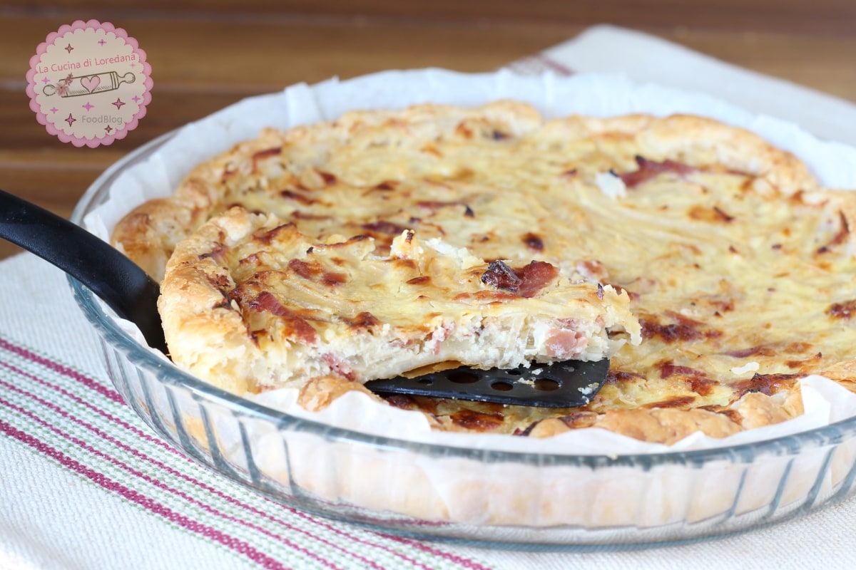 TARTA SALADA CON CEBOLLAS Y SPECK la tarta salada más buena y sabrosa