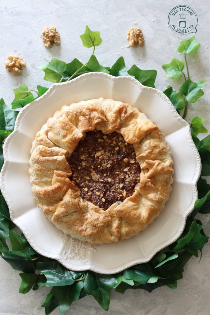 hojaldre relleno con achicoria cocido en la freidora de aire