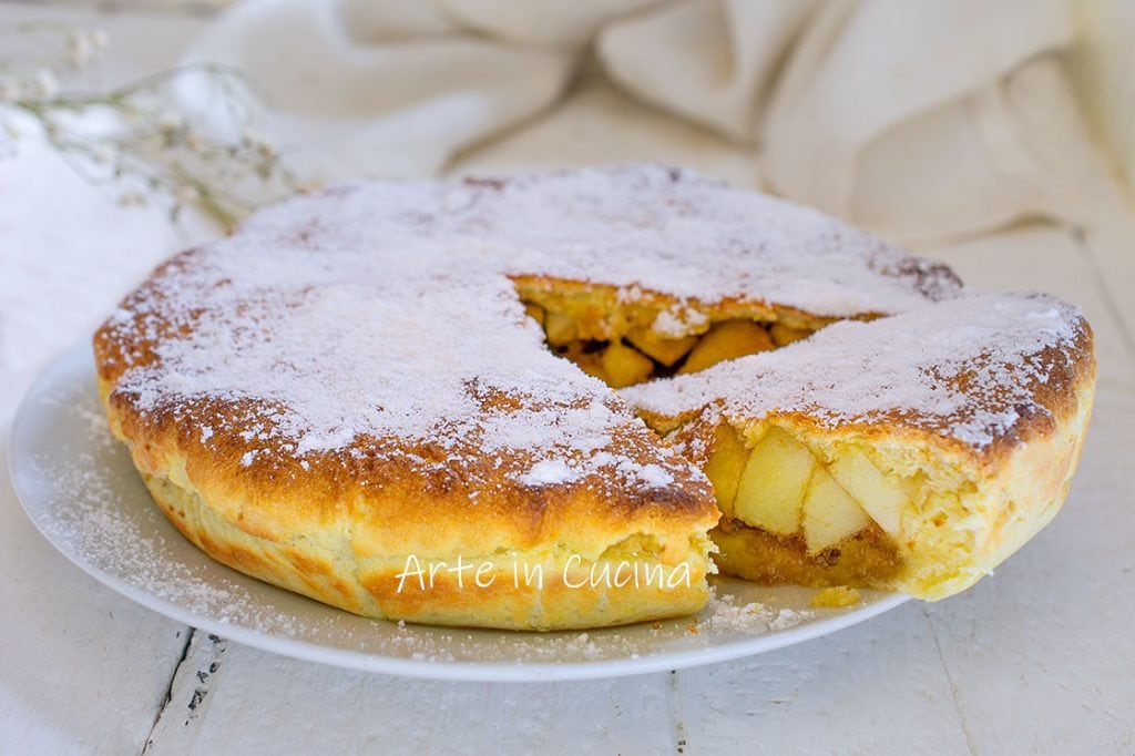 Tarta de yogur con manzanas