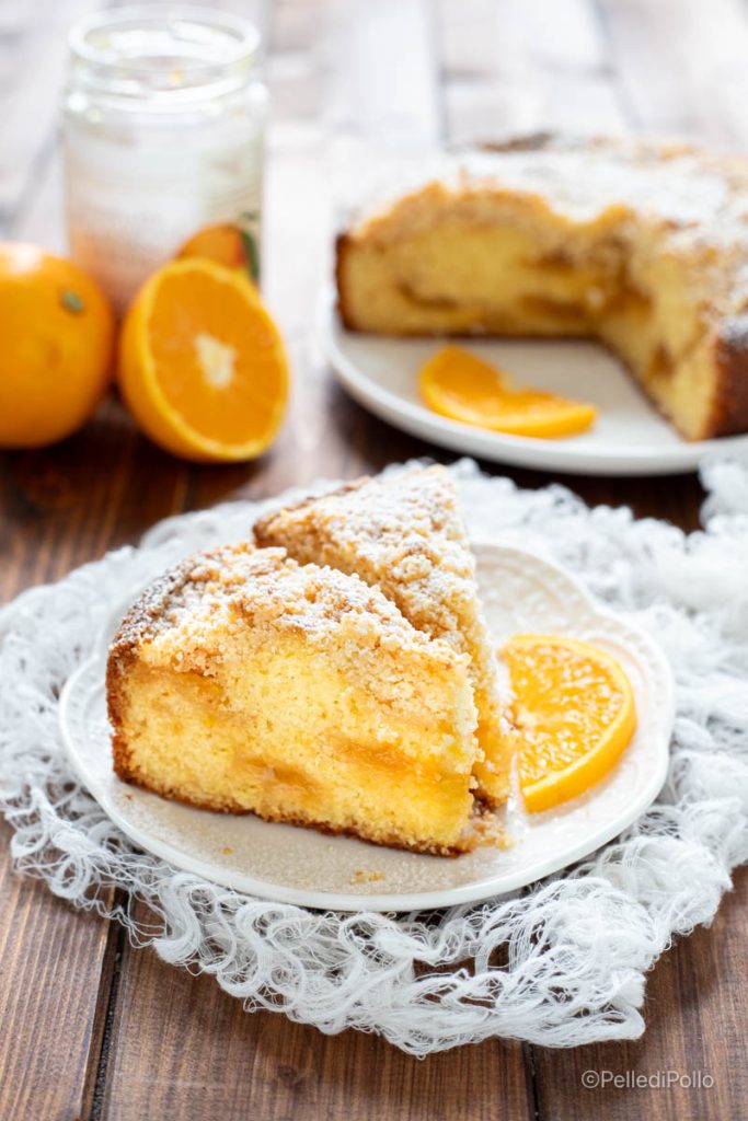 tarta esponjosa con mermelada de naranjas