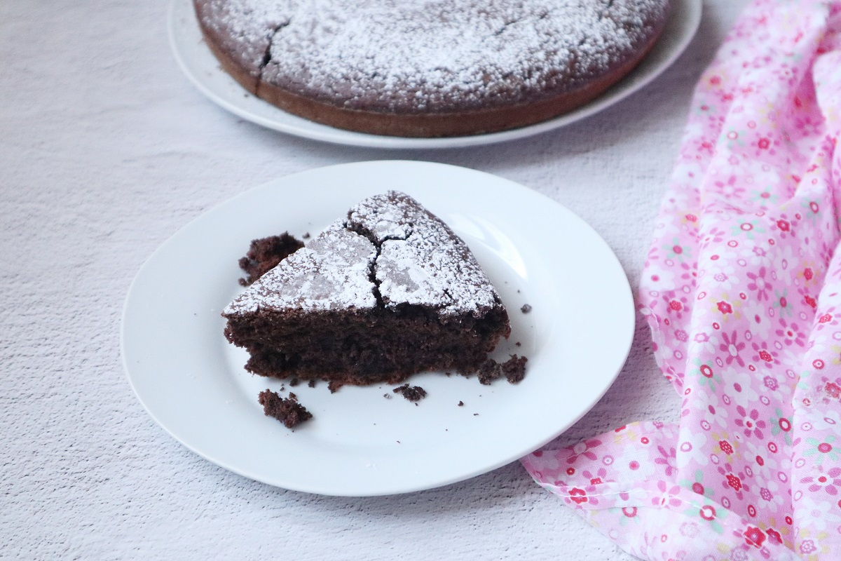 Tarta de cacao con harina de avena