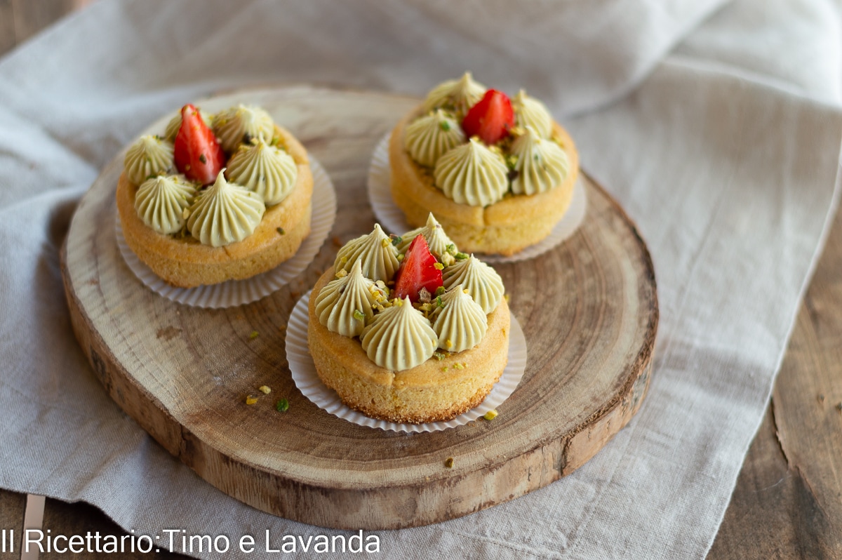 Tartaletas de pistacho y fresas