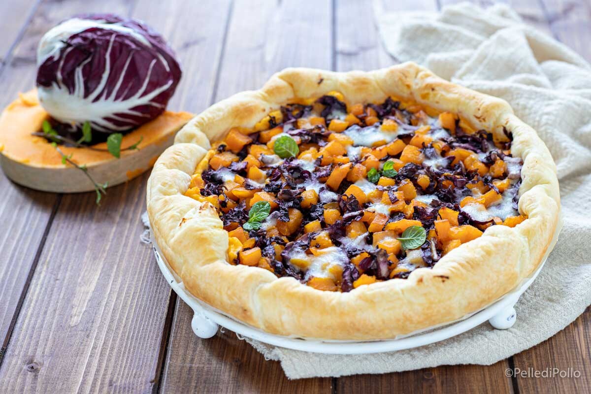 Tarta salada con calabaza y radicchio