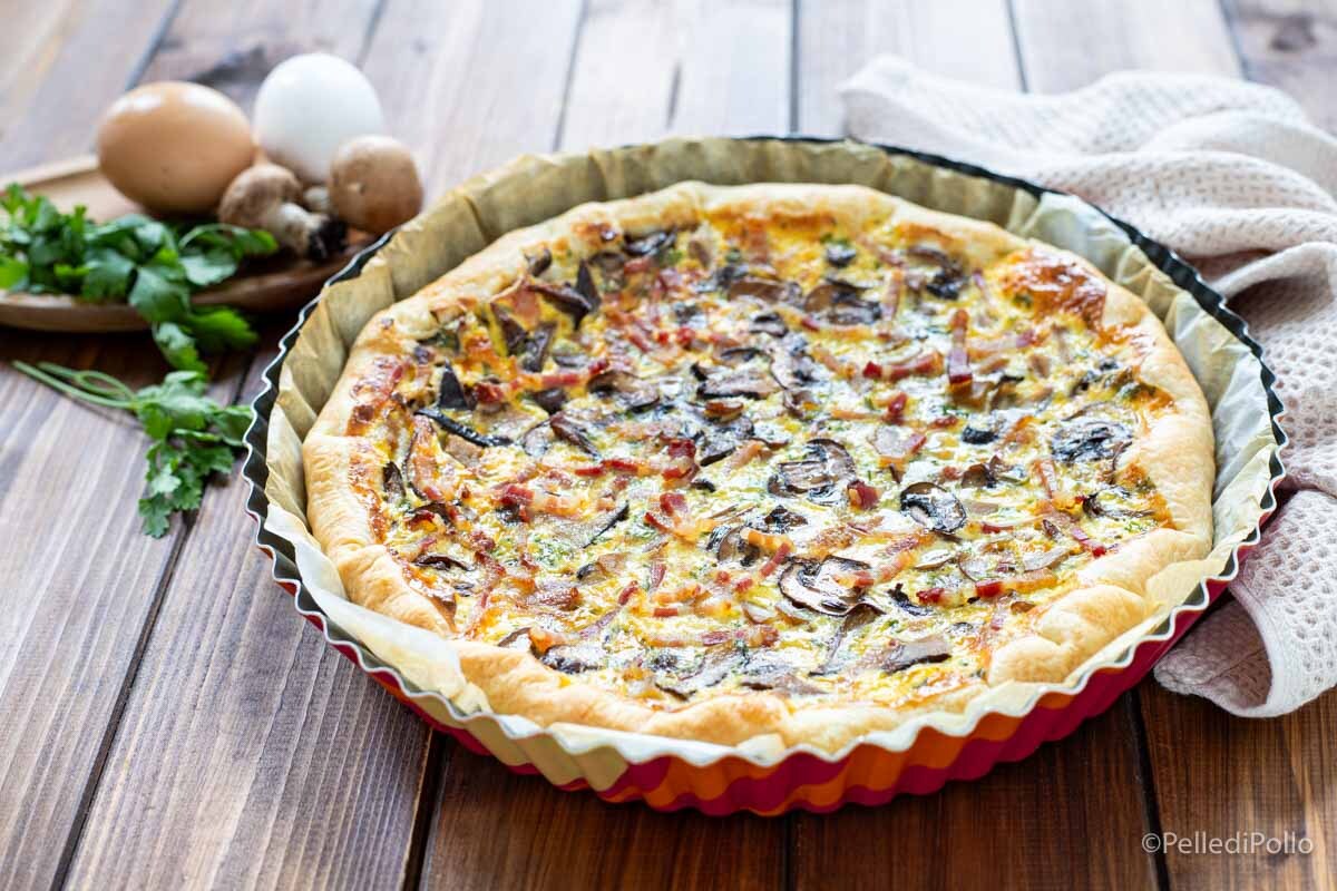Tarta salada con champiñones y panceta