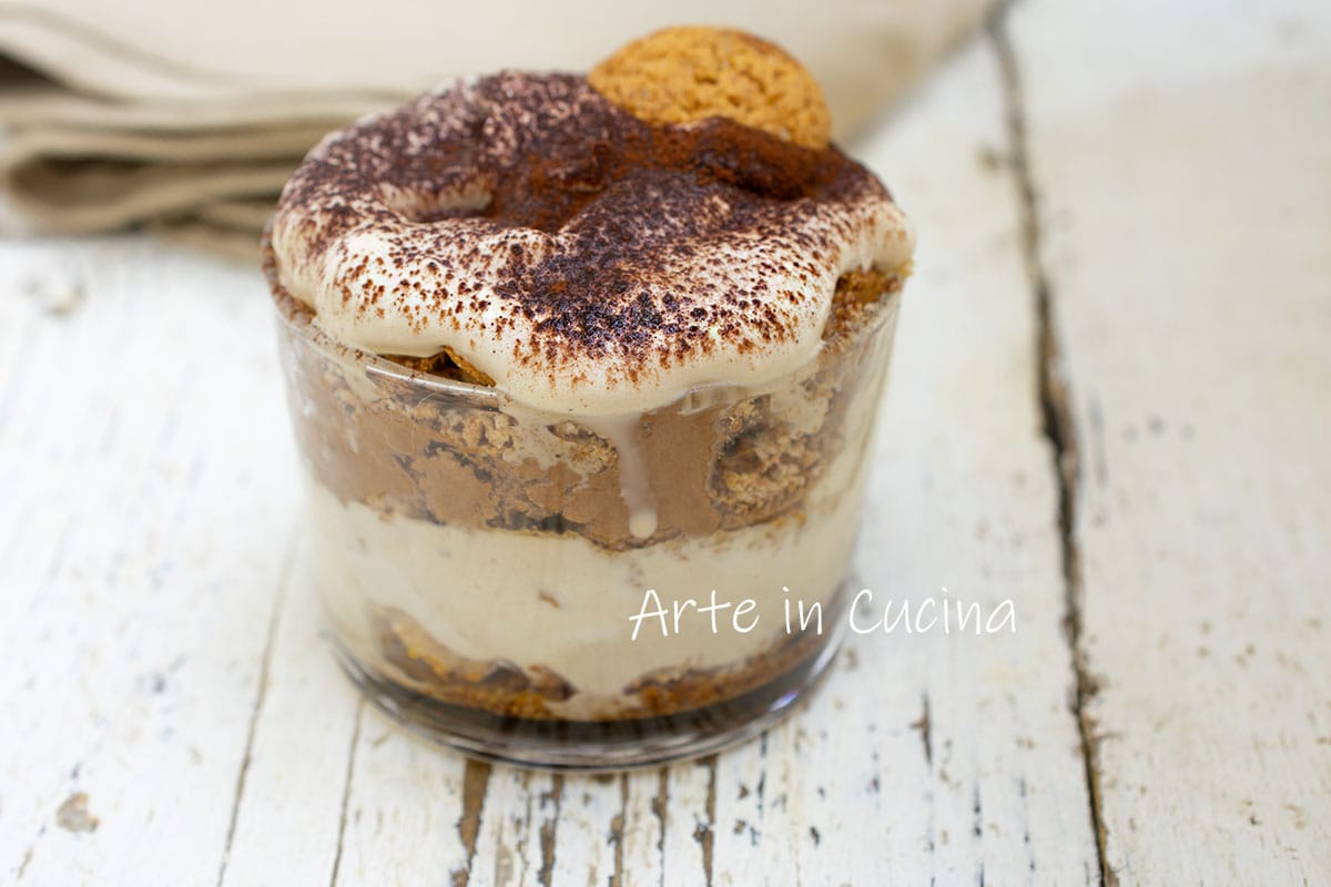 TIRAMISÚ al CAFÉ y chocolate con amaretti