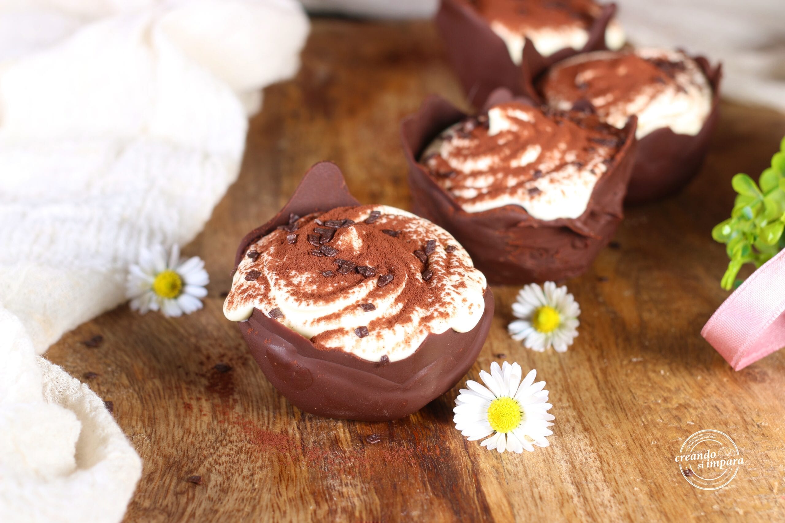 Tiramisú en copas de chocolate