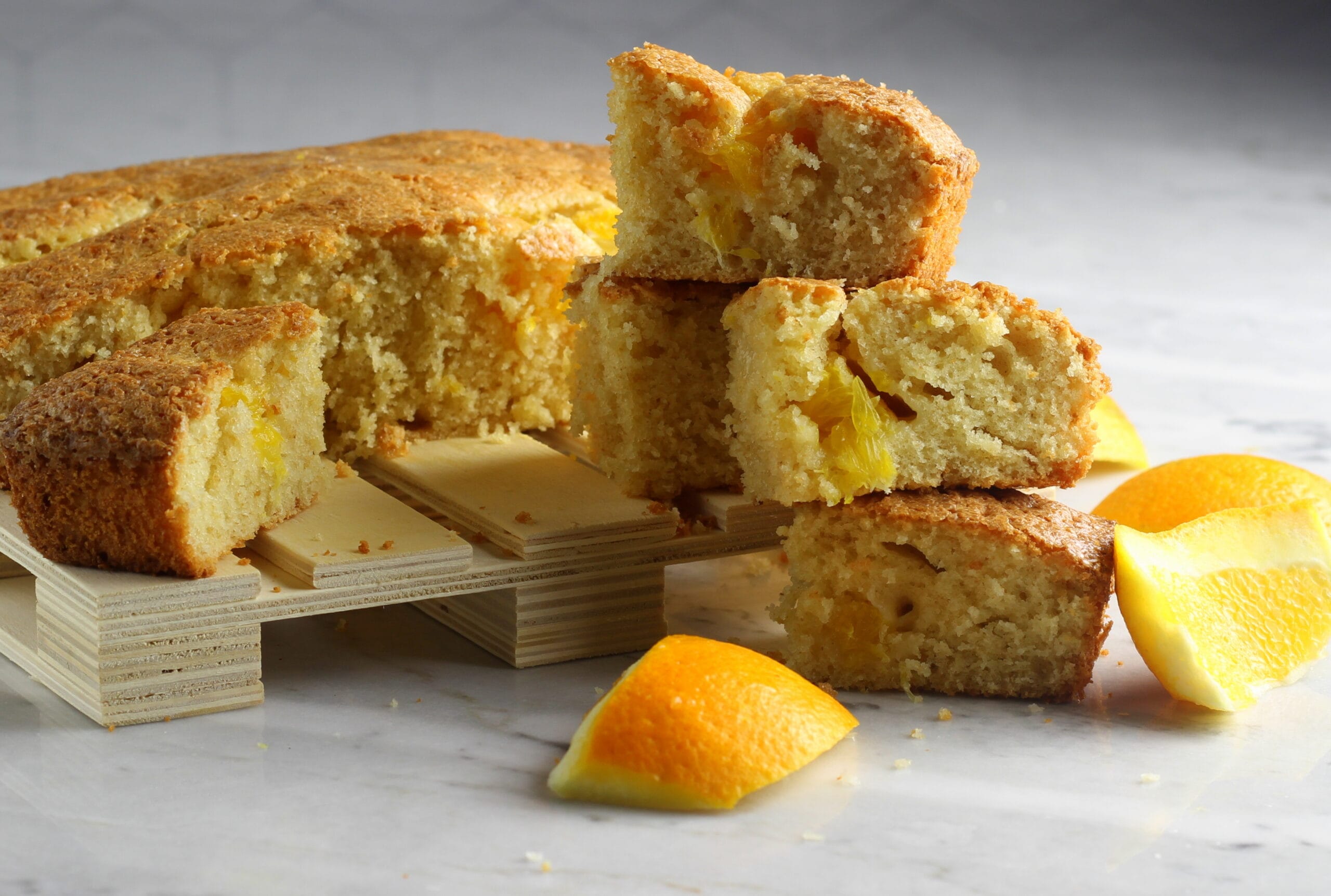 Tarta aromatizada con naranja