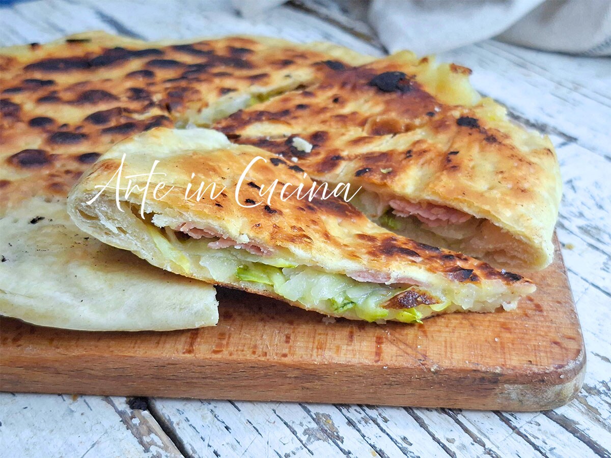 TORTA APLASTADA de PATATAS y calabacines en sartén
