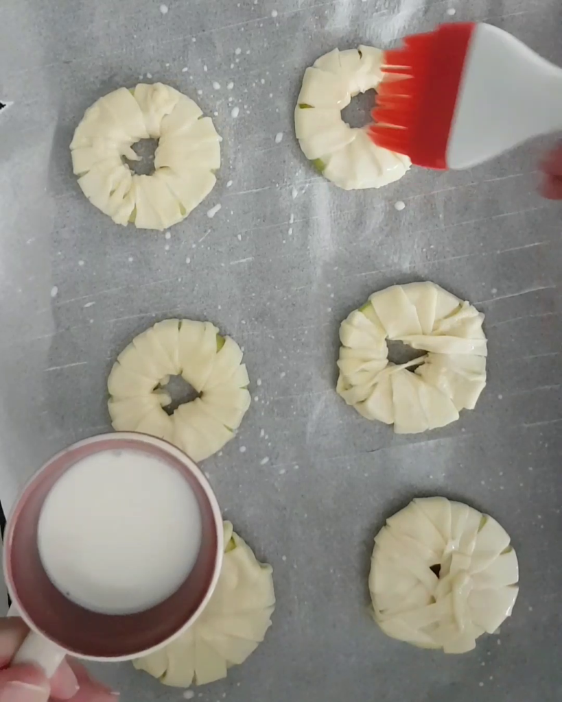 rosquillas de manzana y hojaldre