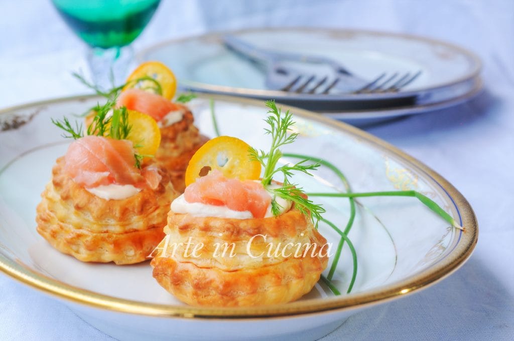 Vol au vent salmón y robiola receta fácil