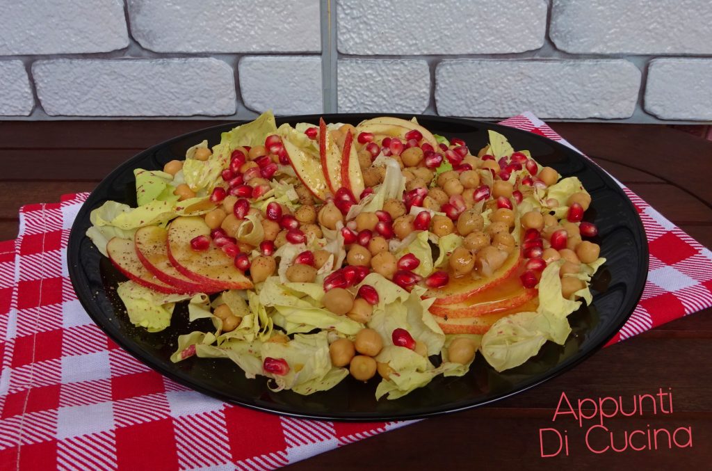 Ensalada con garbanzos y manzanas