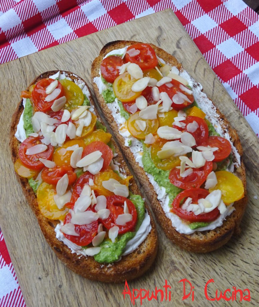 Bruschette pomodorini e spalmabile vegan